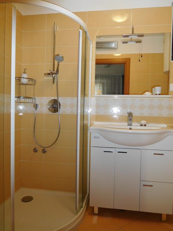 Holiday House Ida Marezige Ngoại thất bức ảnh